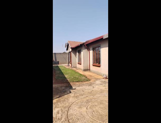 3 BEDROOM HOUSE FOR SALE IN VOSLOORUS